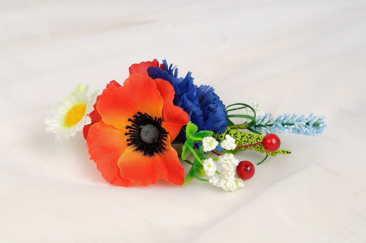 Hair clip with flowers photo 1