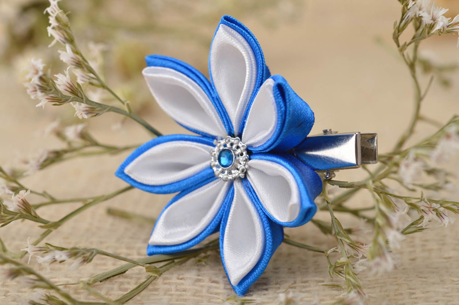 Weiß blaue Blume Haarspange handgemachter Schmuck Accessoires für Mädchen Atlas foto 1