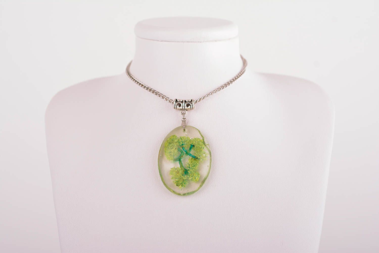 Stylish handmade pendant with real flowers epoxy pendant beautiful jewellery photo 3