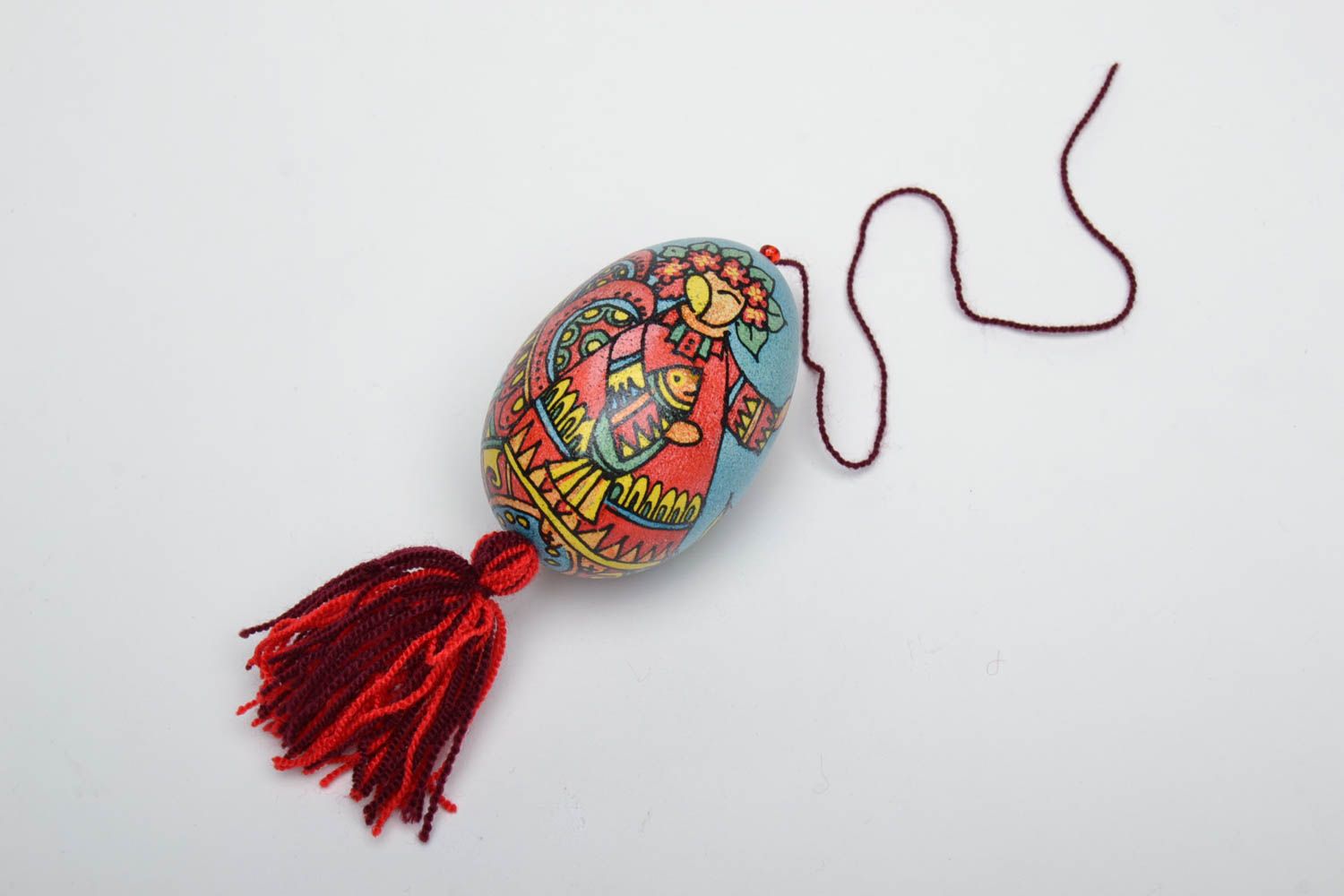 Oeuf décoratif de Pâques à accrocher original multicolore ethnique fait main photo 2