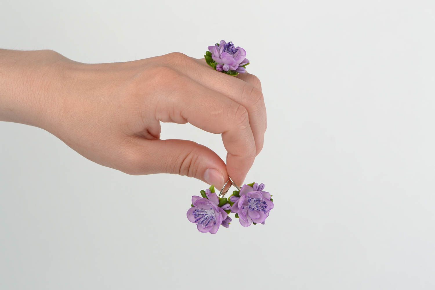 Фиолетовый набор украшений из холодного фарфора ручной работы серьги и кольцо фото 1