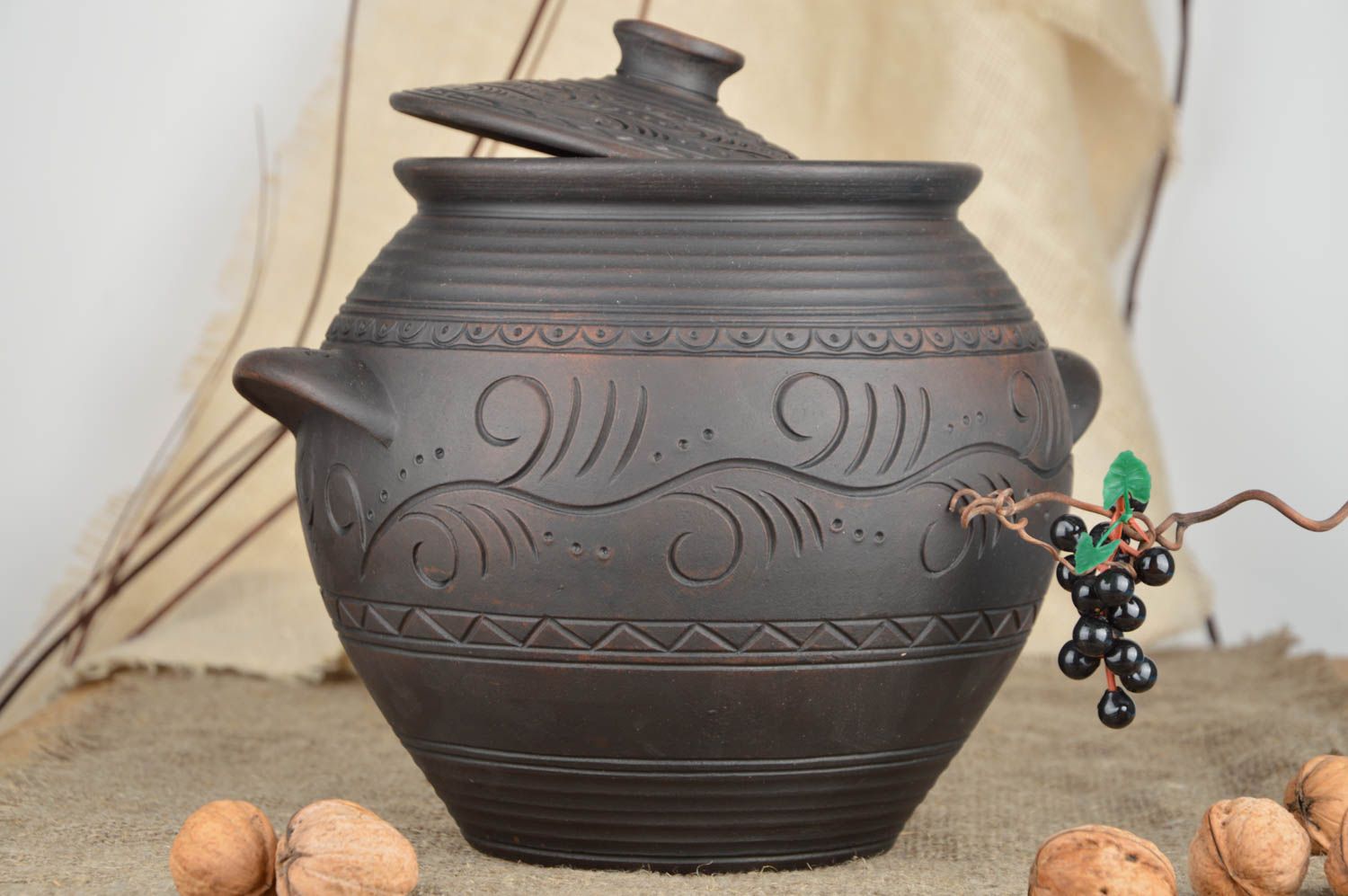 Handmade designer large ceramic pot with lid for baking and serving 4 l photo 1