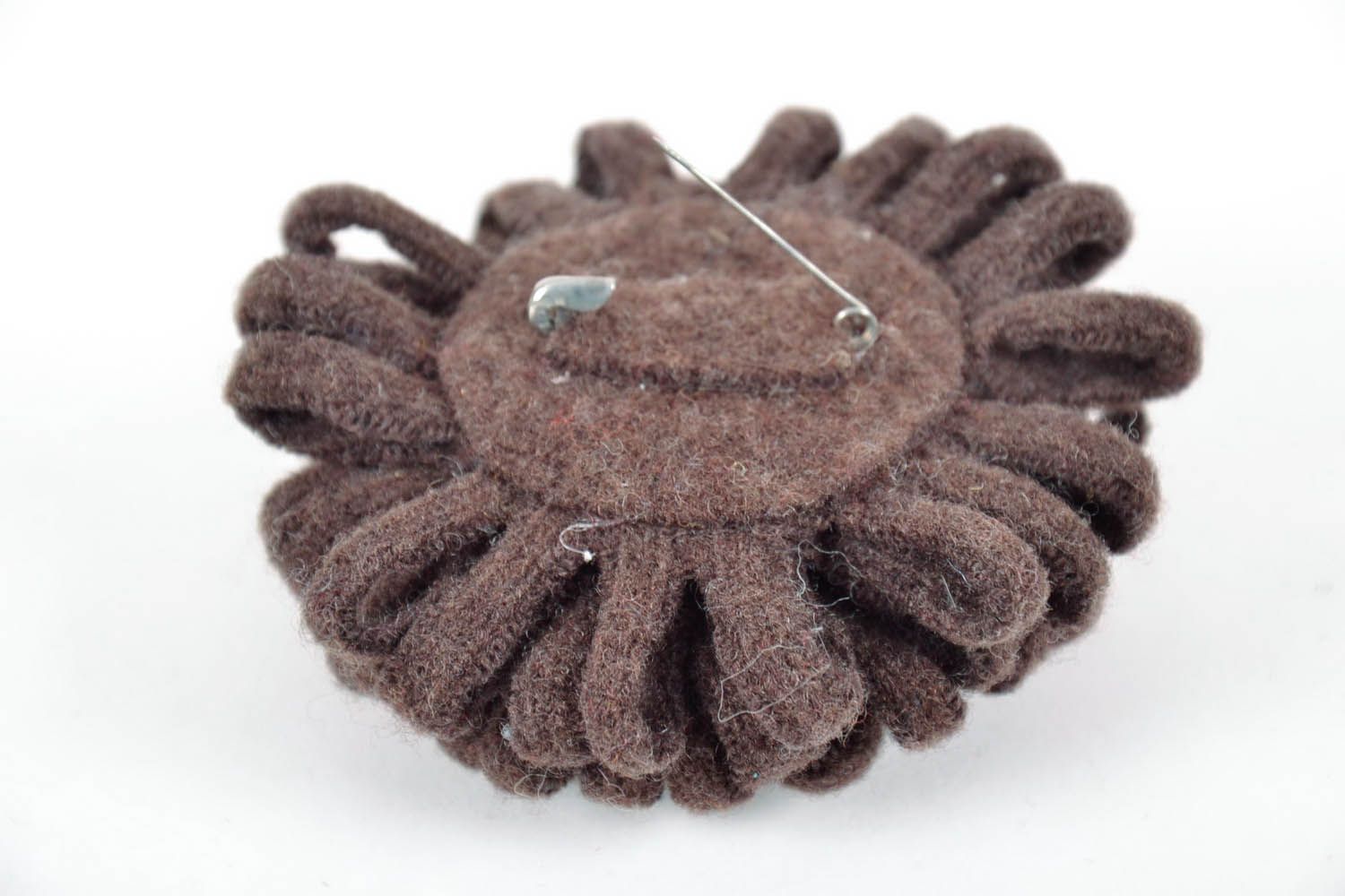 Broche artisanale en laine Le chrysanthème faite à main photo 4