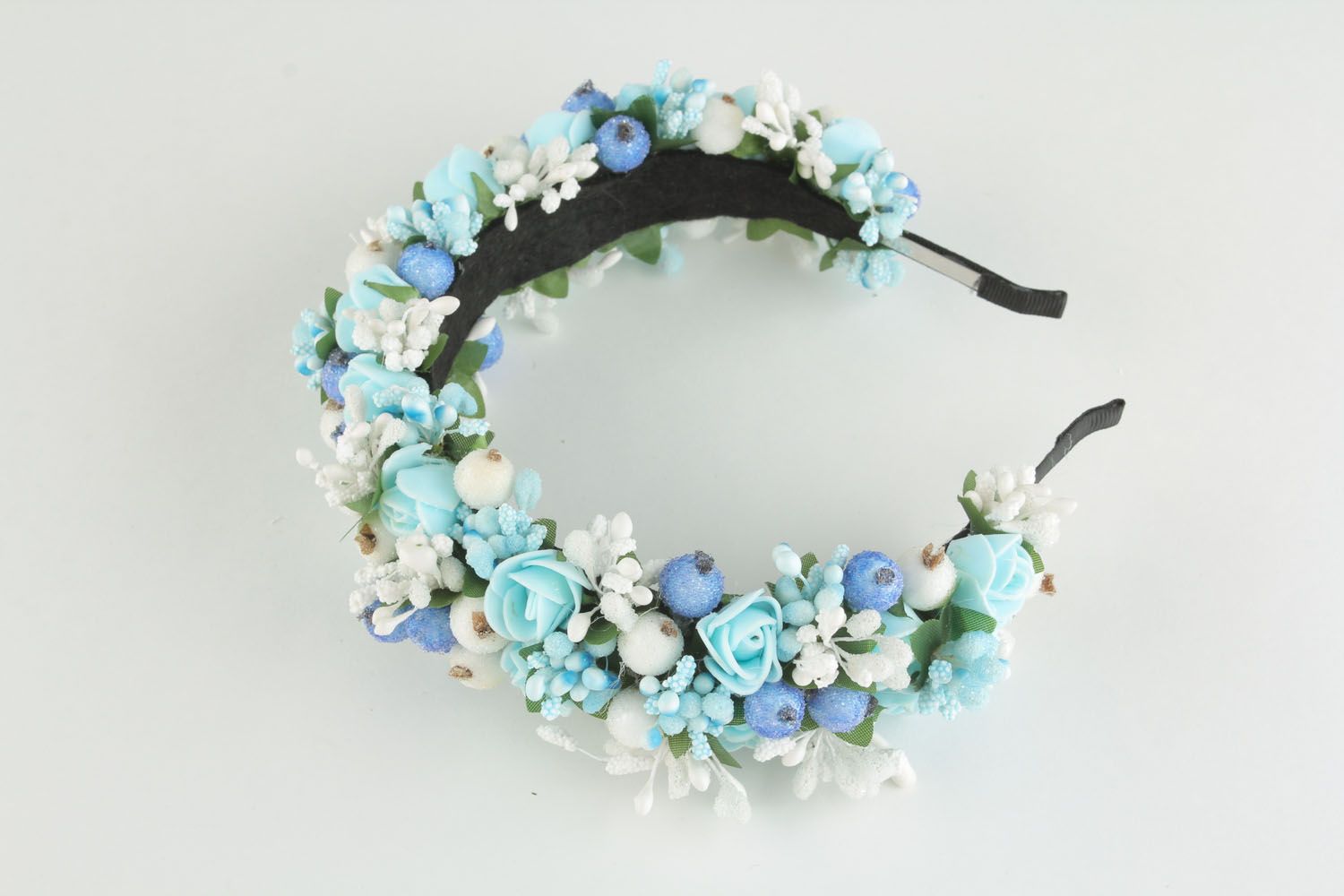 Headband with flowers and berries photo 1