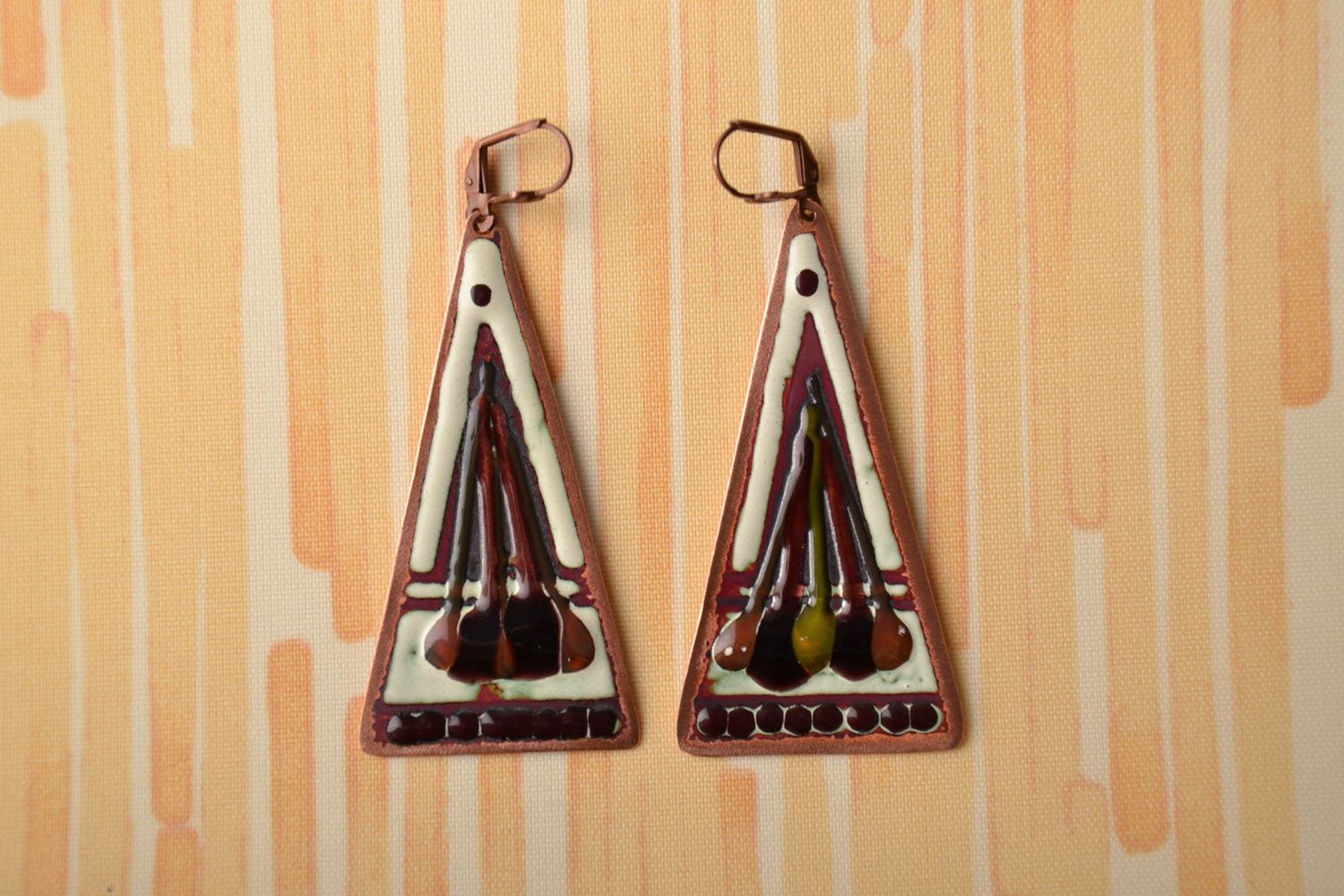 Triangle copper earrings painted with enamels photo 1