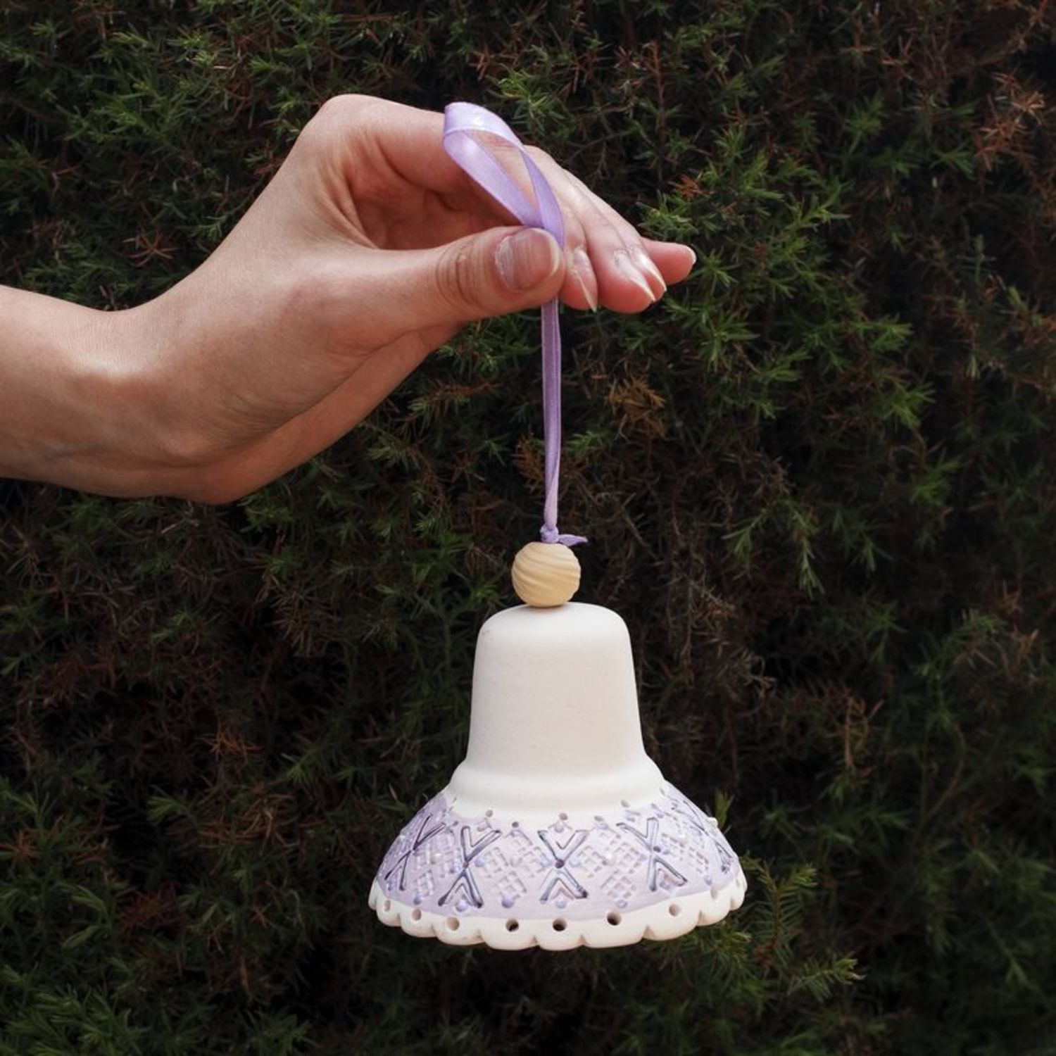 Suspension décorative Clochette lilas céramique photo 5