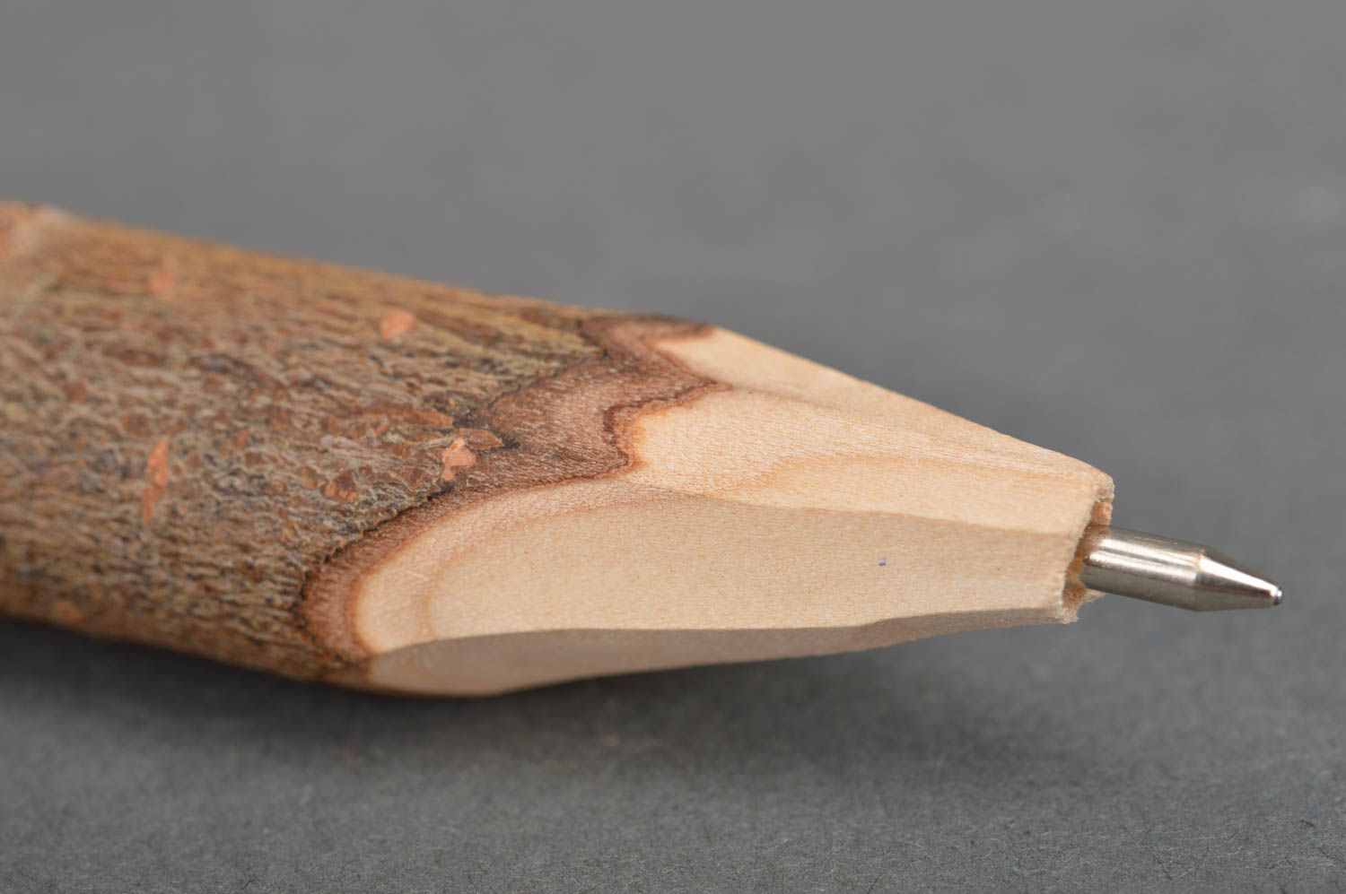 Stylo à bille en bois naturel de saule original fait main Vieillard souriant  photo 5