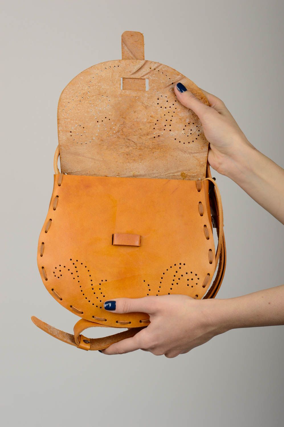 Сумка ручной работы сумка через плечо коричневая сумка из кожи модная авторская фото 4