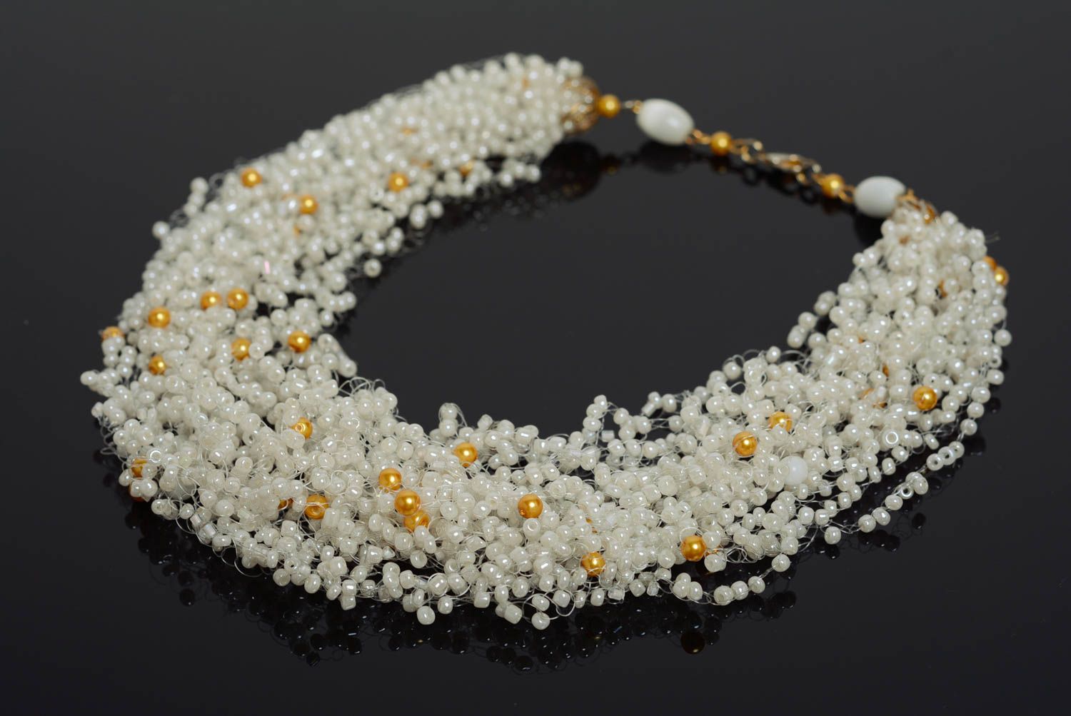 Handgemachtes schönes helles weißes Collier aus Glasperlen Damen Halskette schön foto 1