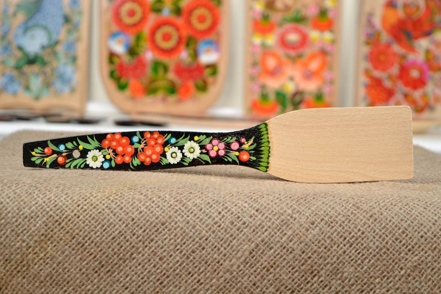 Деревянная лопатка для сковороды хенд мейд с Петриковской росписью для хозяюшек фото 1