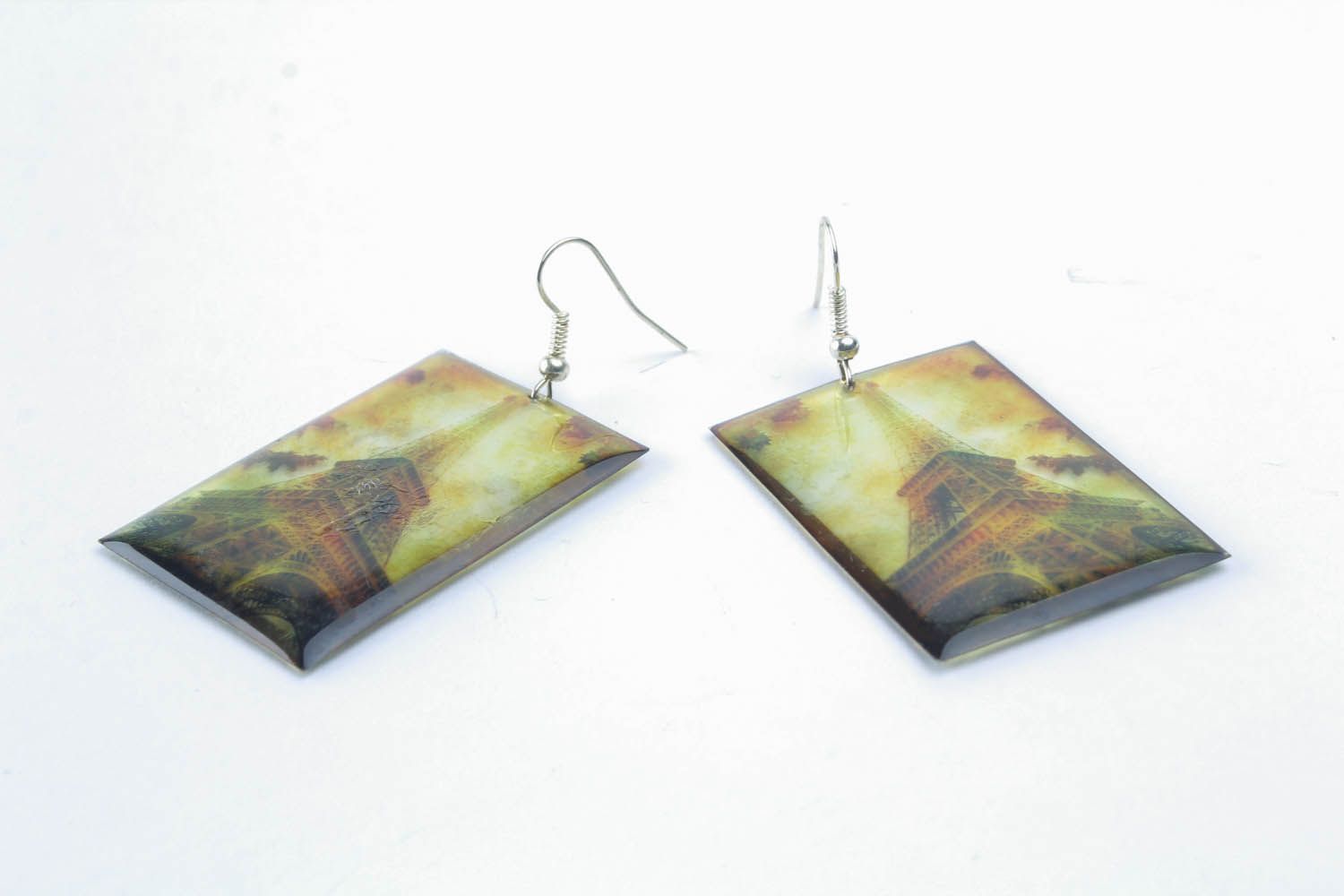 Dangling earrings made of epoxy resin photo 3