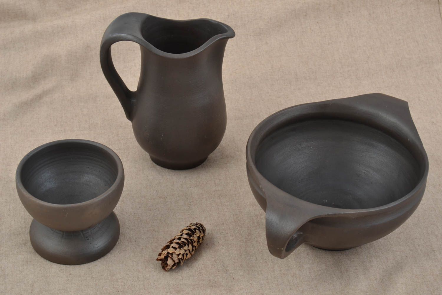 Ensemble de bols et cruche d'argile faits main noirs enfumés originaux 3 pièces photo 1