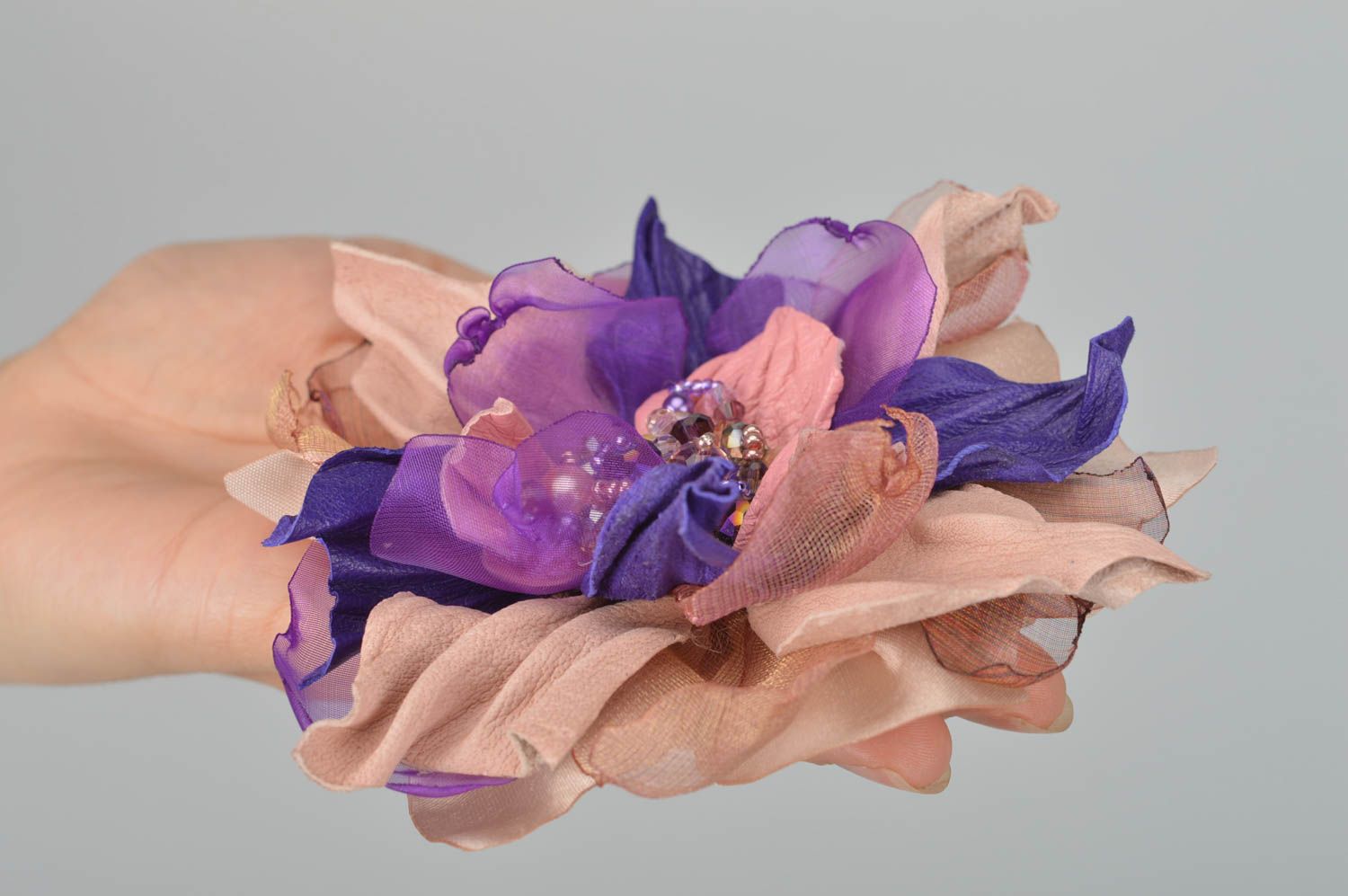 Broche Barrette fleur en cuir faite main grande Cadeau femme Violette de mer photo 3