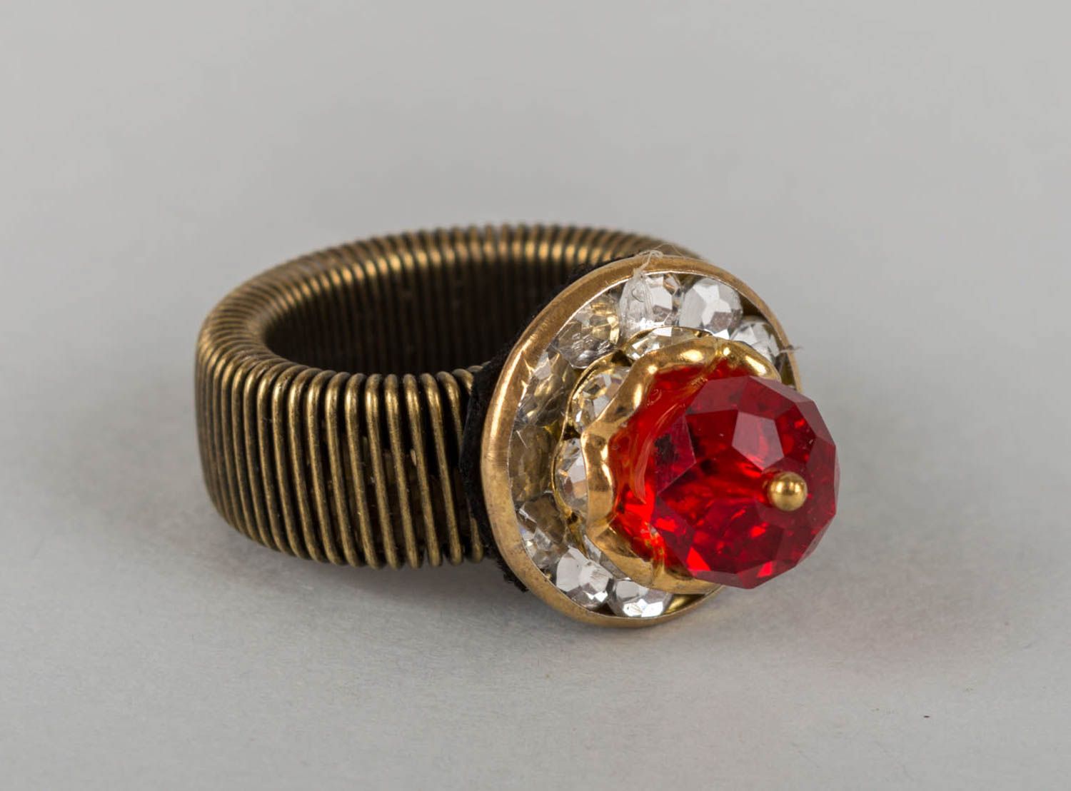 Conjunto de bisutería con cristales checos anillo y pendientes hechos a mano  foto 3