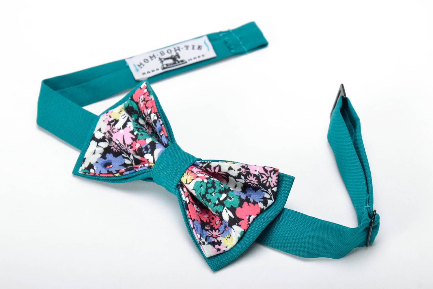 Turquoise bow tie photo 2