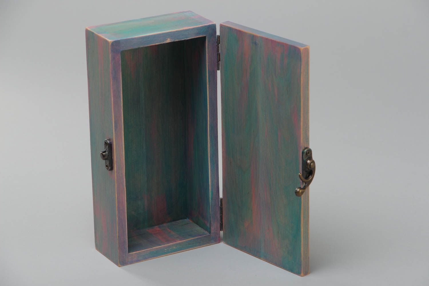 Caja de madera hecha a mano para accesorios de forma rectangular con angelitos foto 3