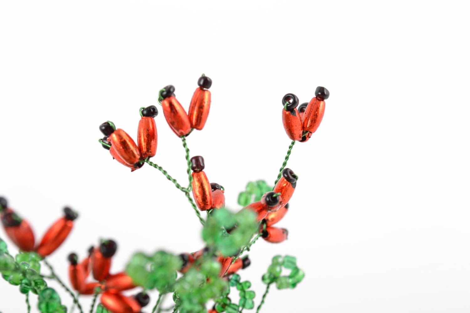 Handmade decorative beaded barberry bush on wire frame table decoration for home photo 3