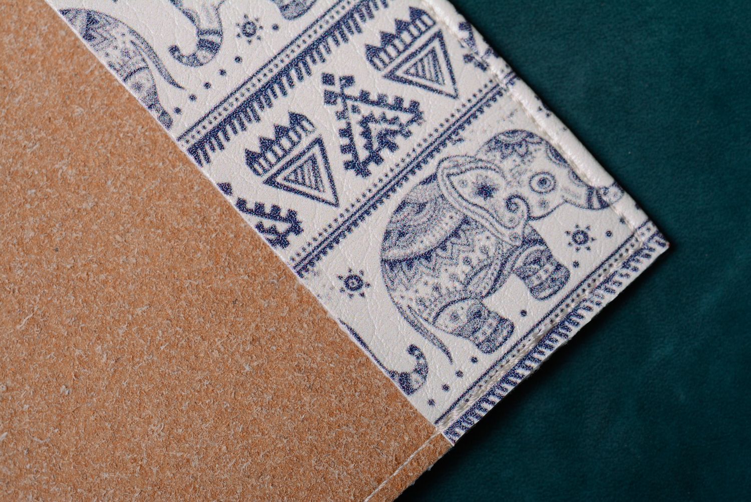 Protège-passeport en cuir naturel original avec imprimé à motif fait main photo 5