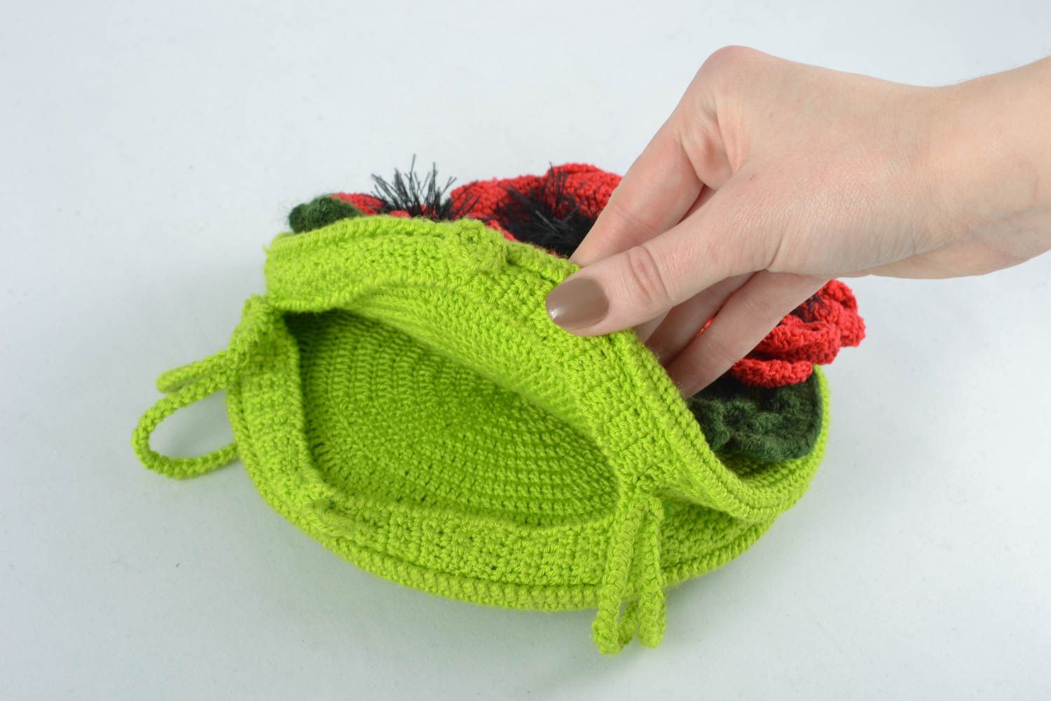 Crochet bag with flowers photo 4