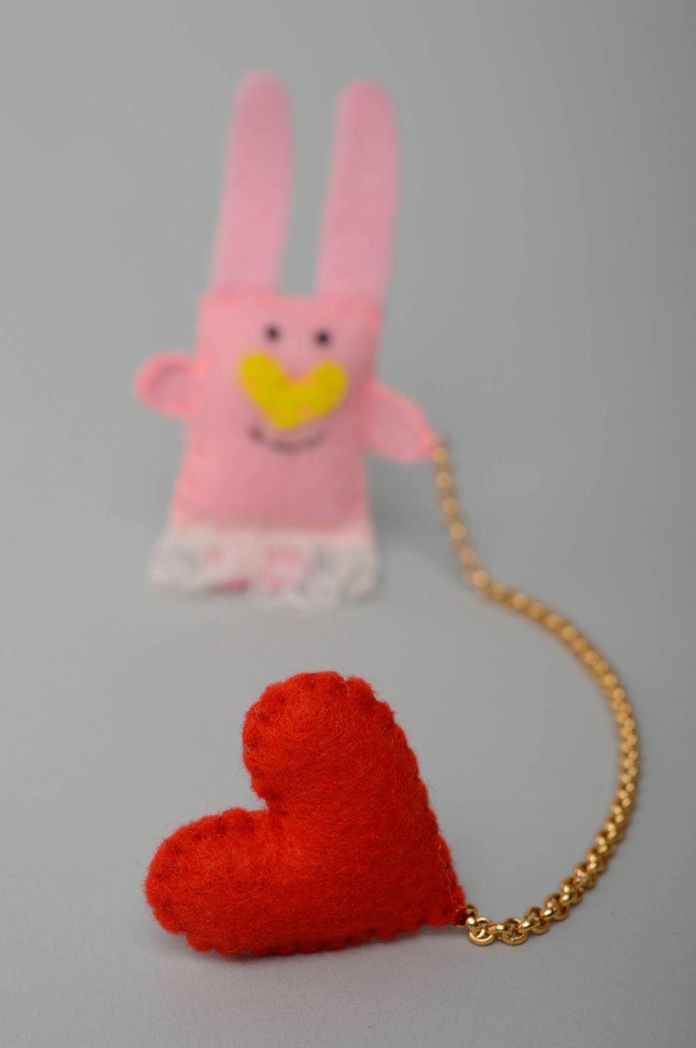 Broche de fieltro doble Conejo con corazón foto 4