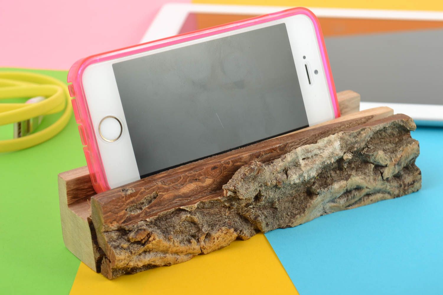 Porte-tablette et téléphone en bois fait main écologique original élégant photo 1