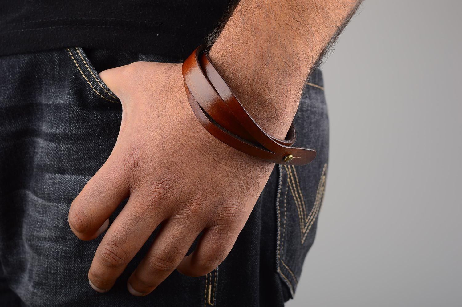 Bracelet en cuir marron Bijou fait main Accessoire homme design de créateur photo 1