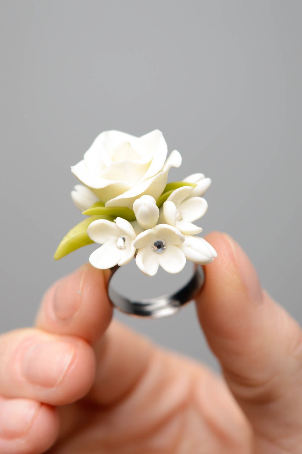 Bague fleur en porcelaine froide faite main  photo 3