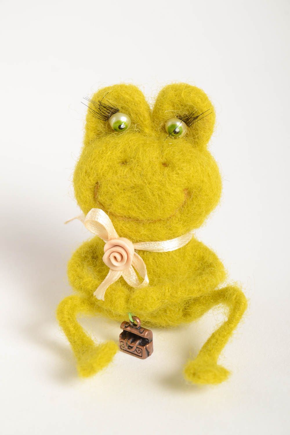 Spielzeug aus Filz handgemachtes Geschenk Frosch Kuscheltier originell foto 5