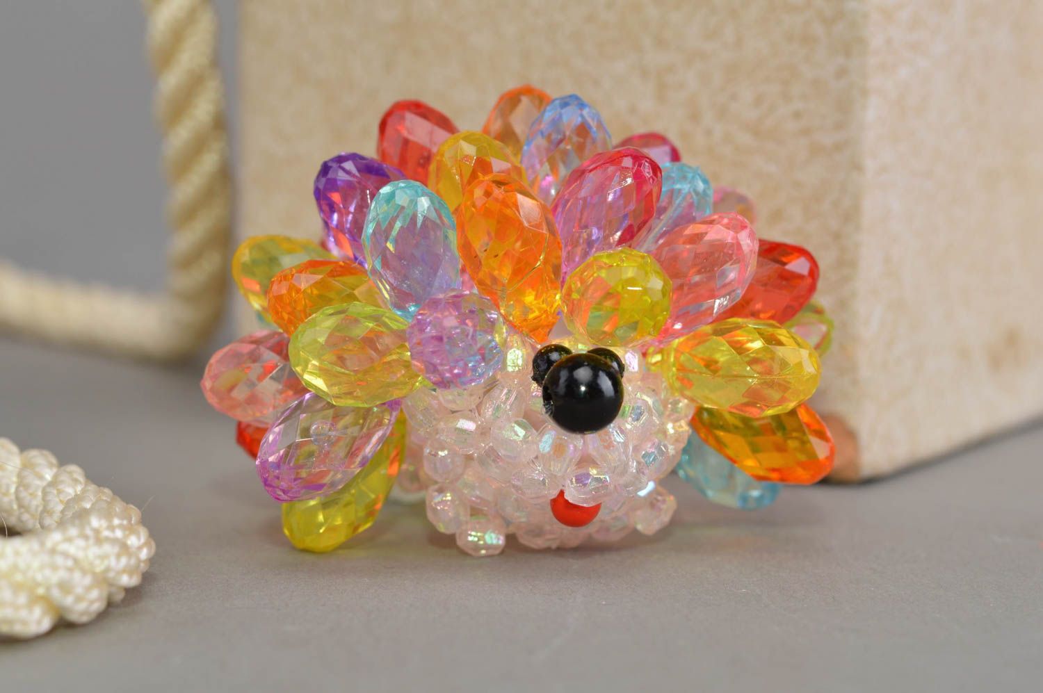 Hérisson en perles de rocaille figurine décorative faite main multicolore photo 1