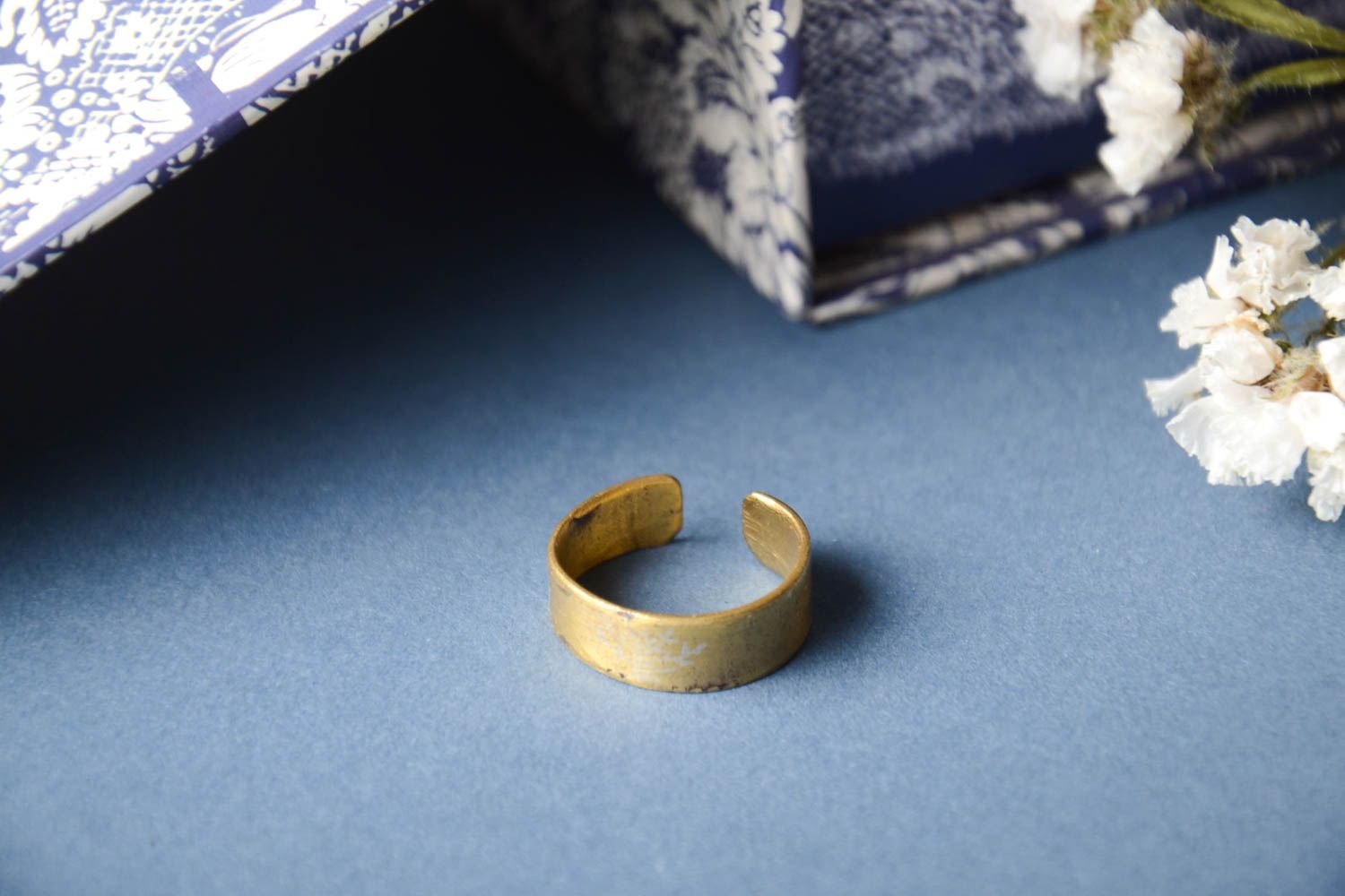 Медное изящное кольцо ручной работы кольцо из меди женский перстень стильный фото 1
