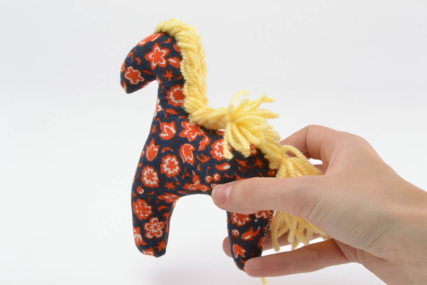 Jouet mou décoratif cheval en tissu photo 5