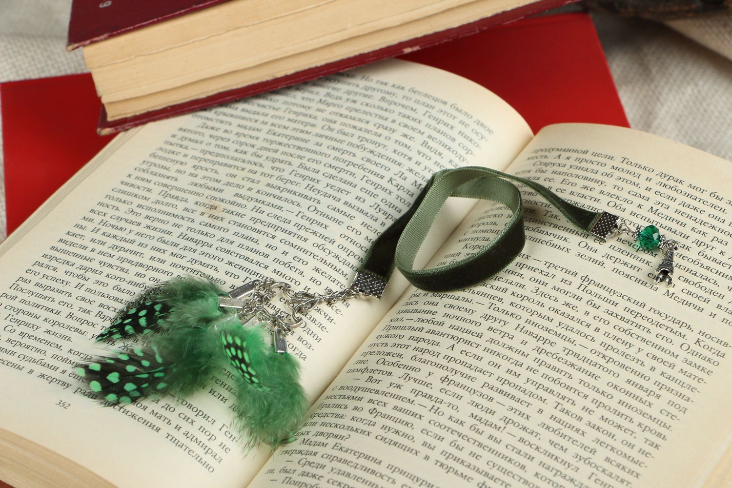 Bookmark with feathers photo 1