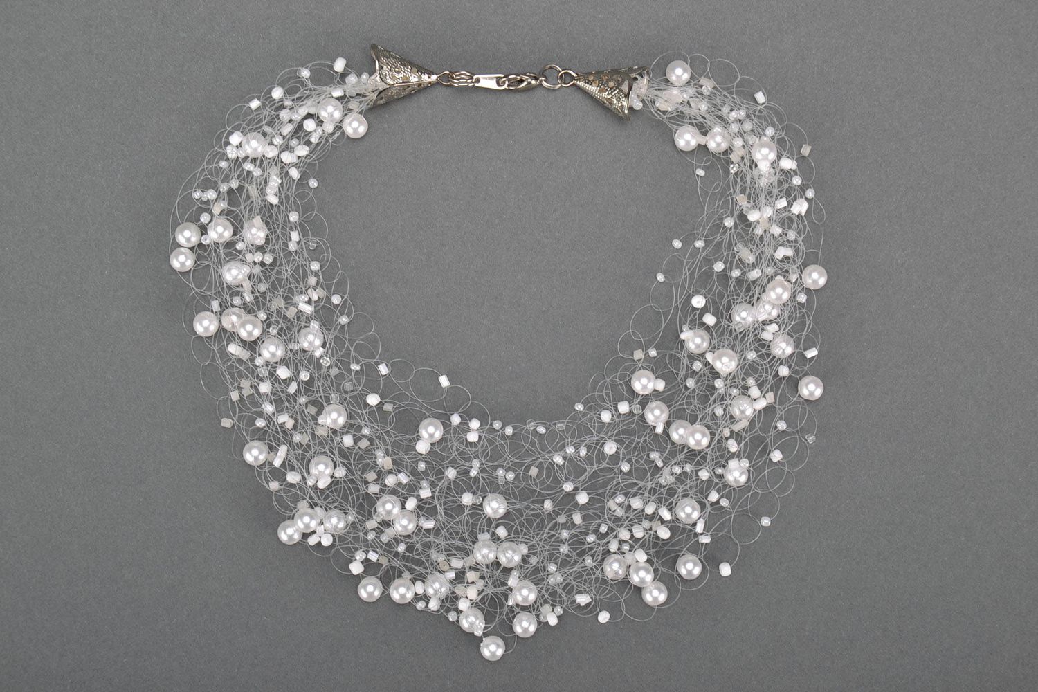 Halskette aus Glasperlen und Perlen foto 1