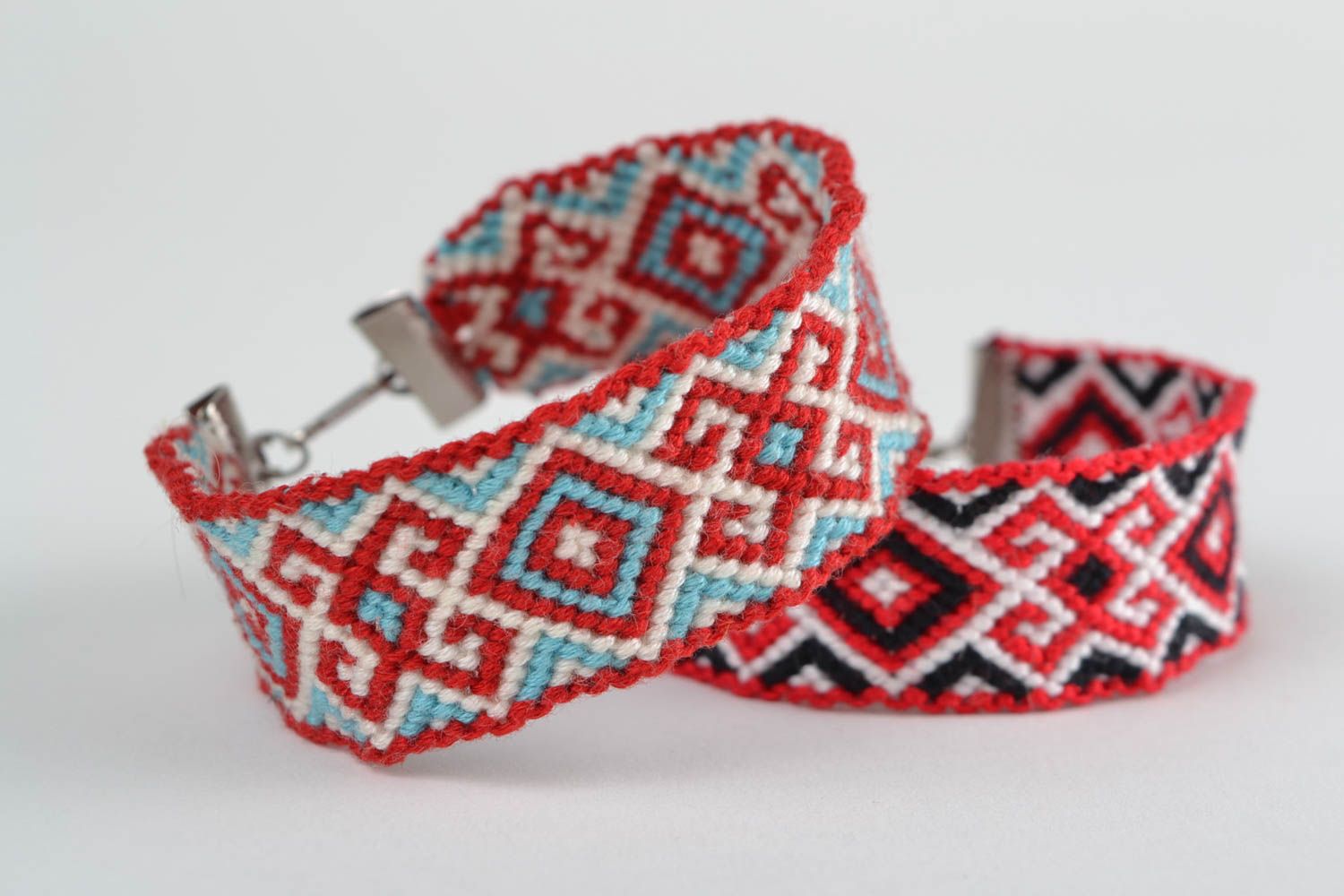 Handgemachte Armbänder aus Moulinefäden in Makramee Technik 2 Stück für Frauen foto 4