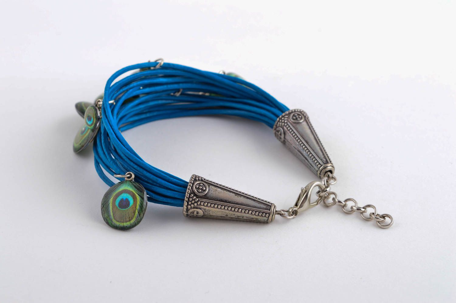 Bracelet en cuir design Bijou fait main bleu ciel Accessoire pour femme tendance photo 4