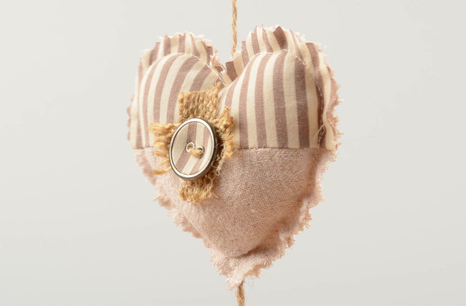 Декоративное сердце ручной работы мягкое сердце с пуговицей декор для дома фото 3