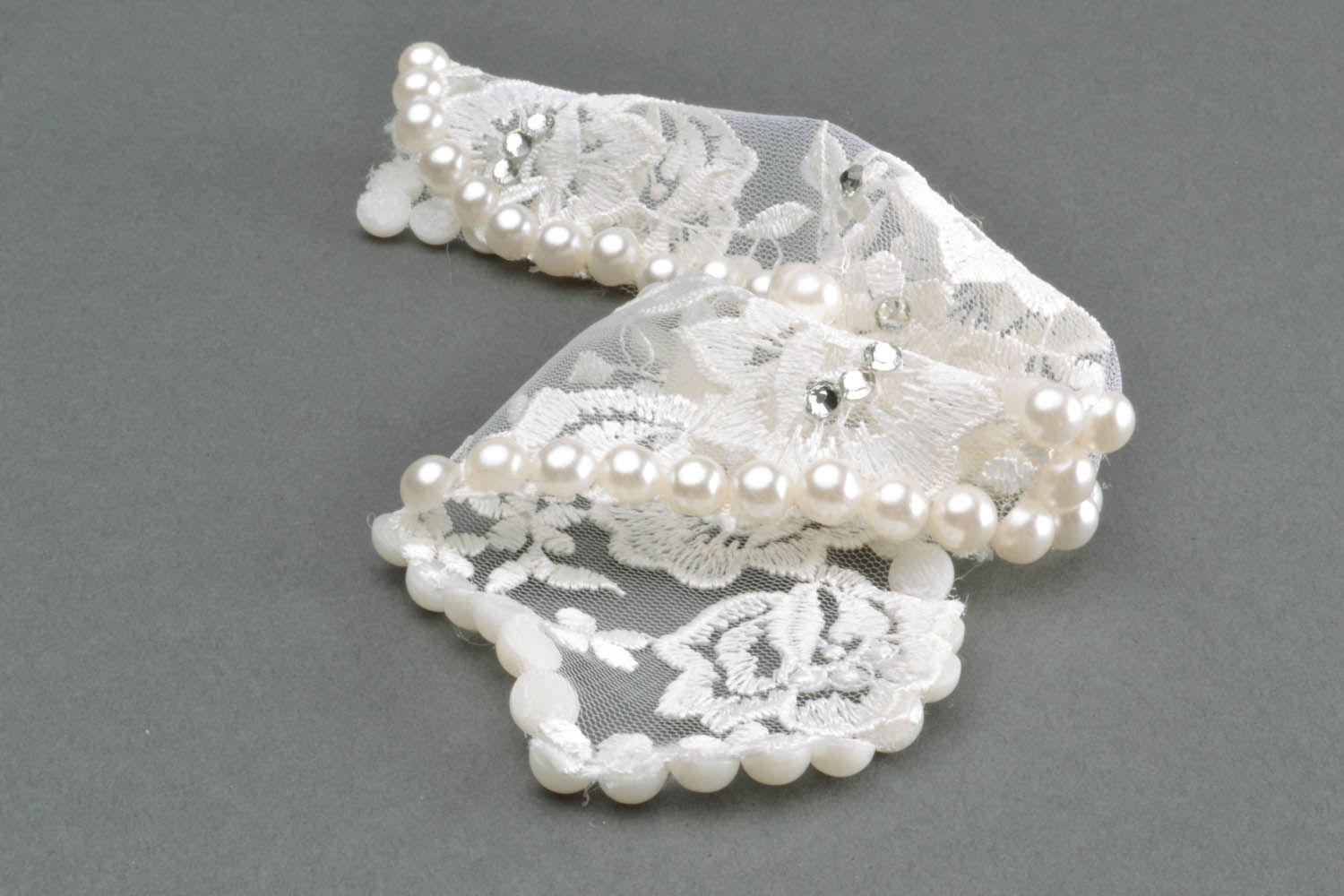 Col en dentelle blanc avec perles artificielles photo 4
