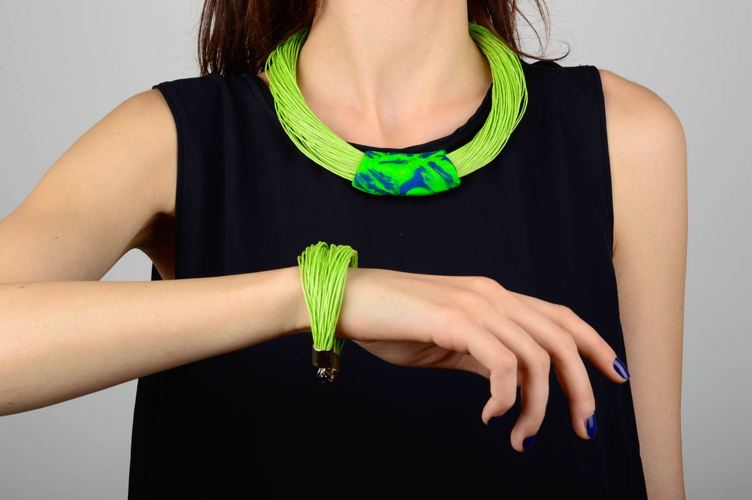 Collier fantaisie Bracelet fait main fils vert fluo Accessoire pour femme photo 1