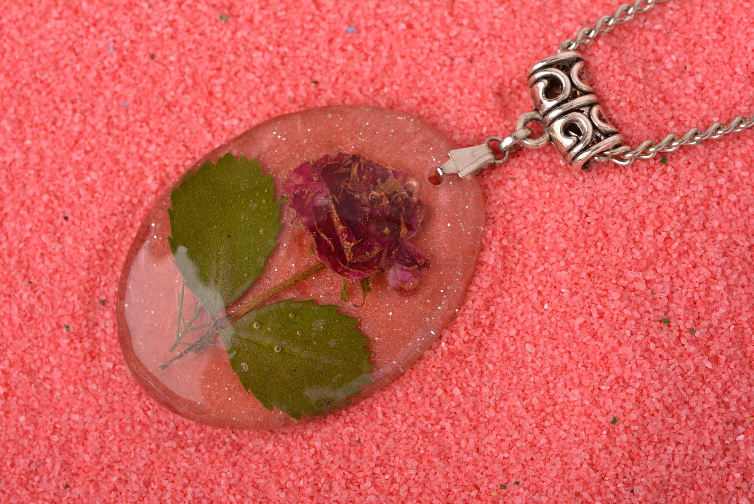 Stylish handmade flower pendant epoxy neck pendant beautiful jewellery photo 1