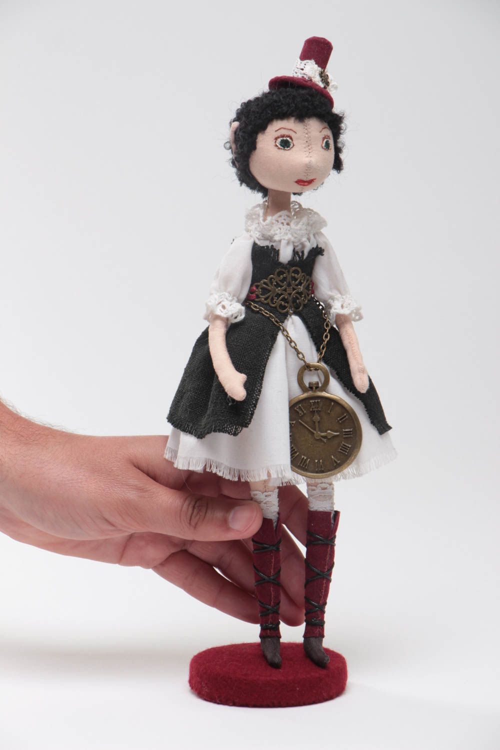Кукла для интерьера из ткани мягкая в винтажном костюме на подставке хэнд мэйд фото 5