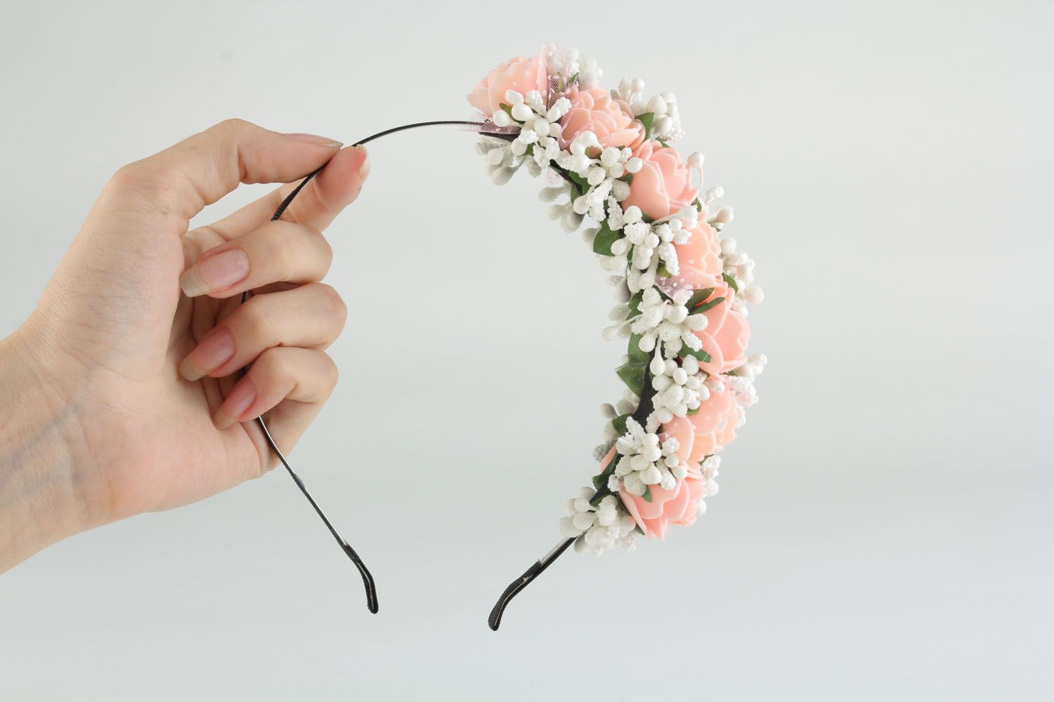 Headband with pink flowers photo 4