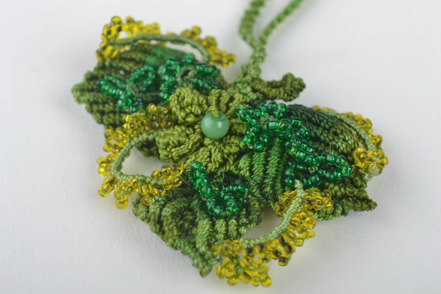Pendentif macramé Bracelet textile Bijou fait main tons verts Bijoux originaux photo 3