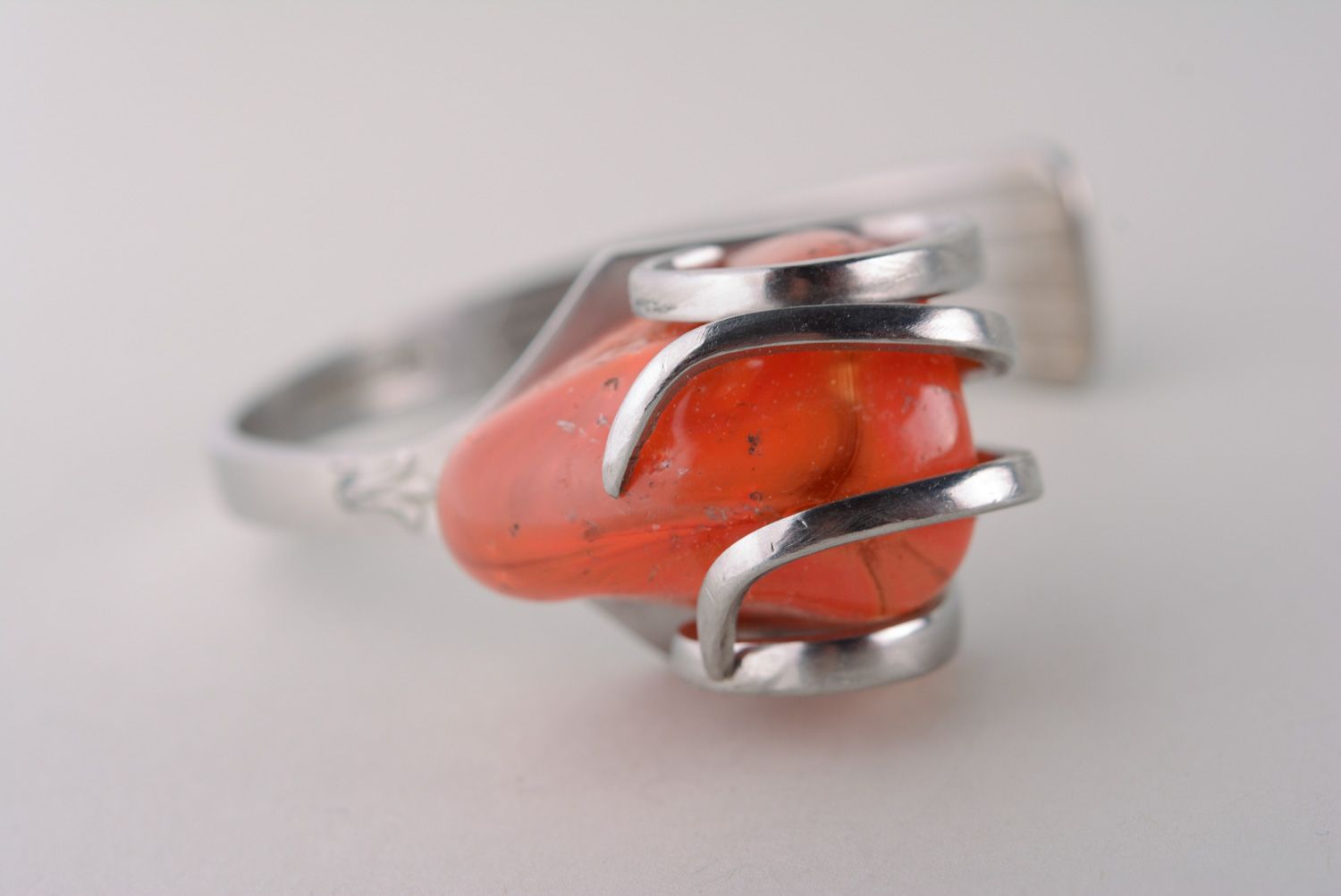 Joli bracelet en métal et pierre naturelle orange fait main pour femme photo 2
