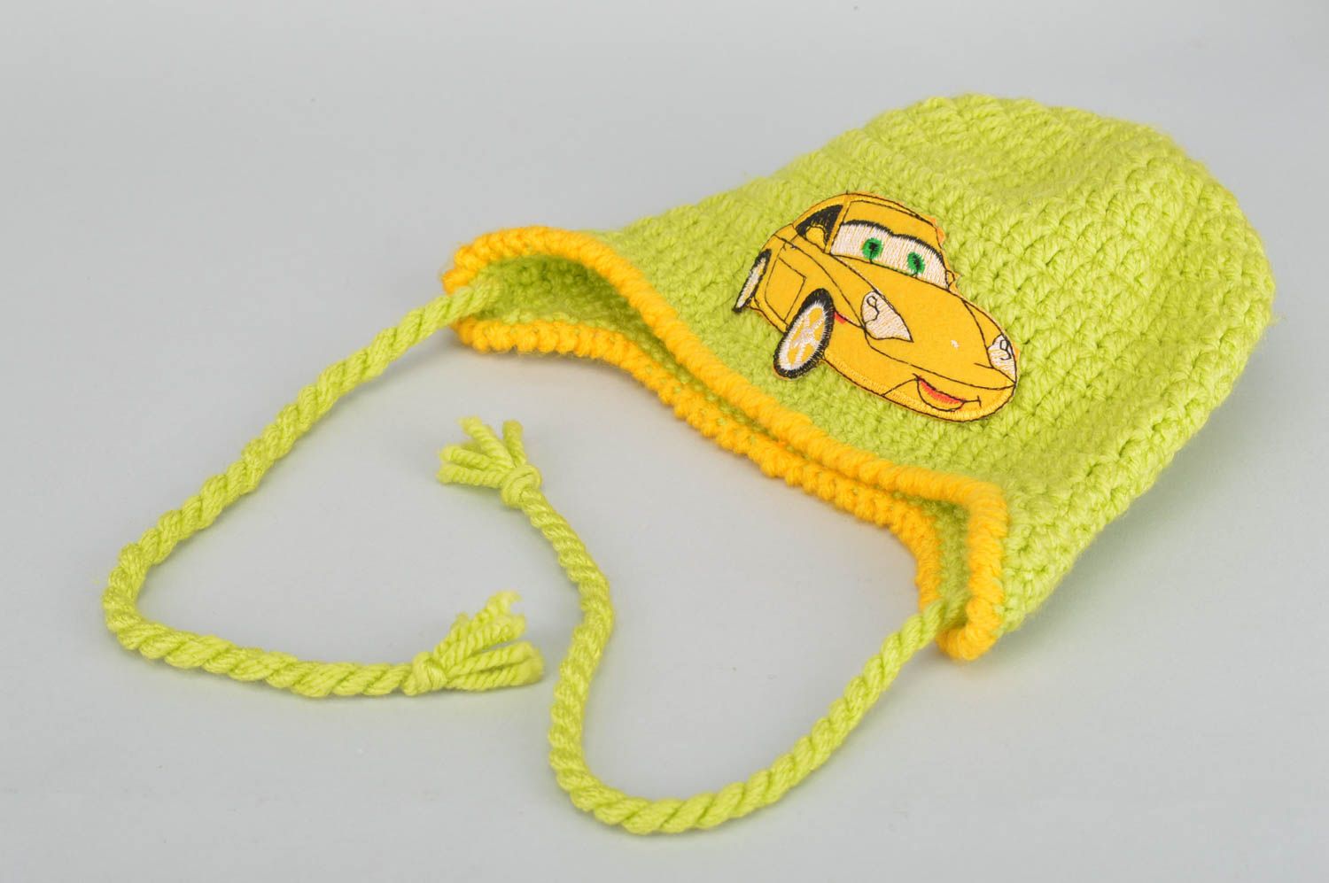 Bonnet garçon fait main Bonnet tricot jaune avec voiture Vêtement enfant photo 2