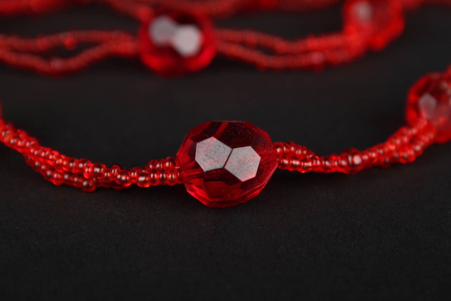 Collier rouge Bijou fait main en perles de rocaille Cadeau femme de créateur photo 5