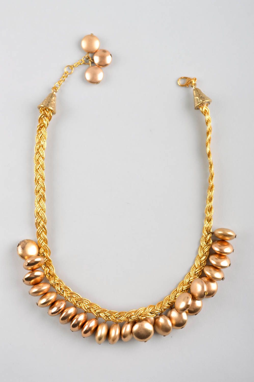 Collier design Bijou fait main cordon perles couleur dorée Accessoire femme photo 5