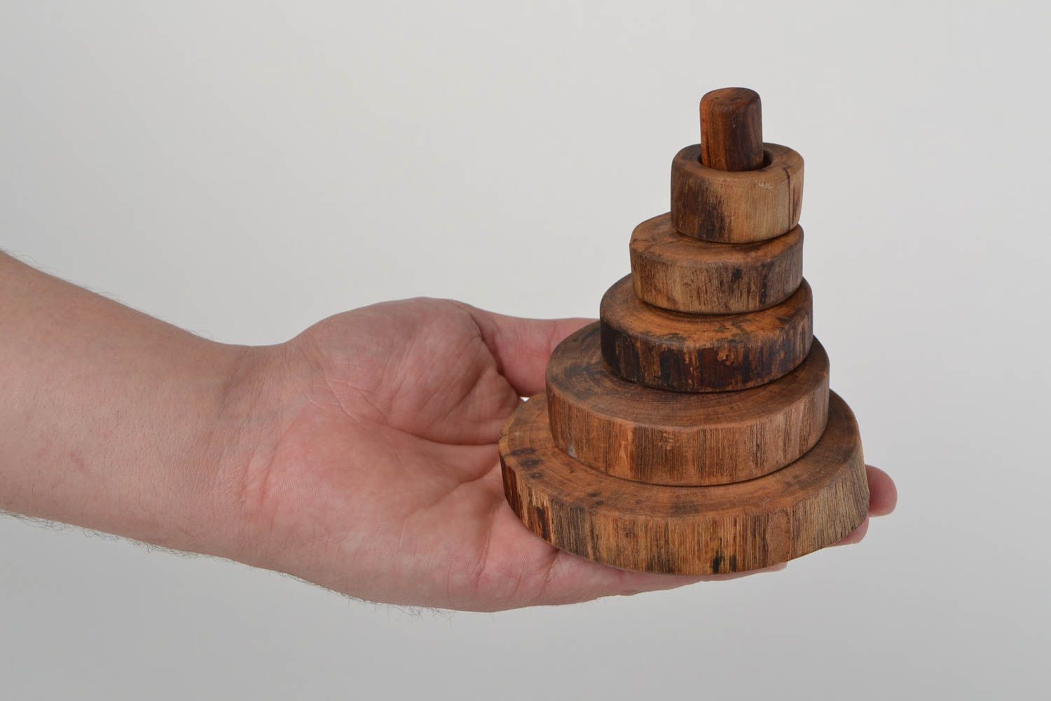 Детская игра пирамидка деревянная небольшого размера развивающая ручной работы фото 2
