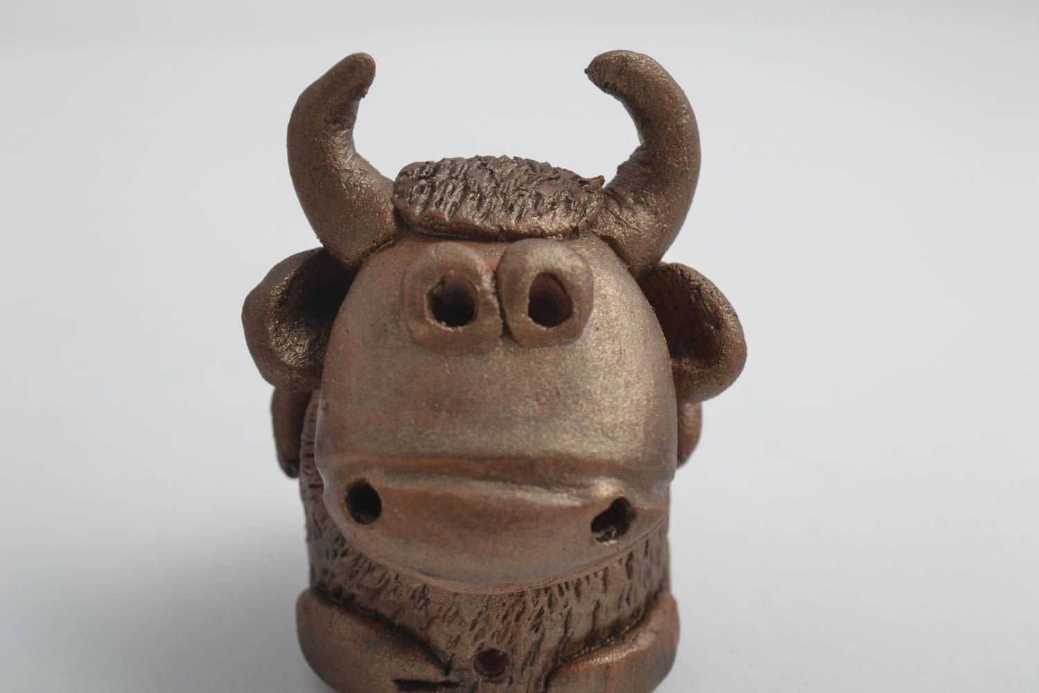 Statuetta toro in argilla fatta a mano figurina decorativa in ceramica 
 foto 4