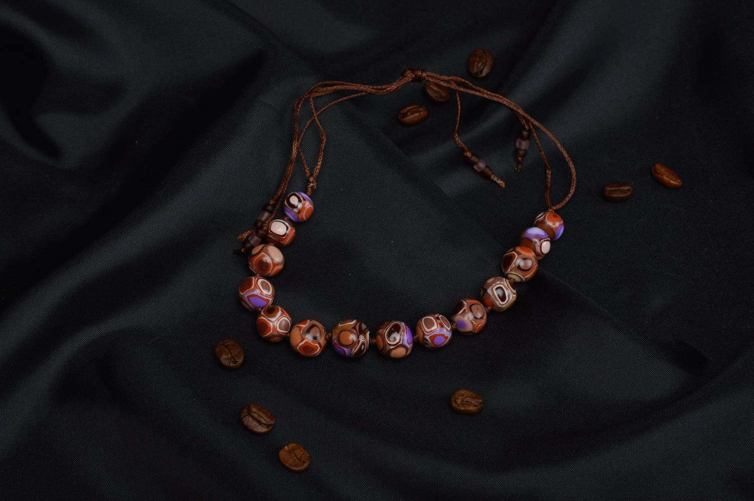 Handgemachte stilvolle lange Halskette aus Polymerton in Braun für Damen  foto 1