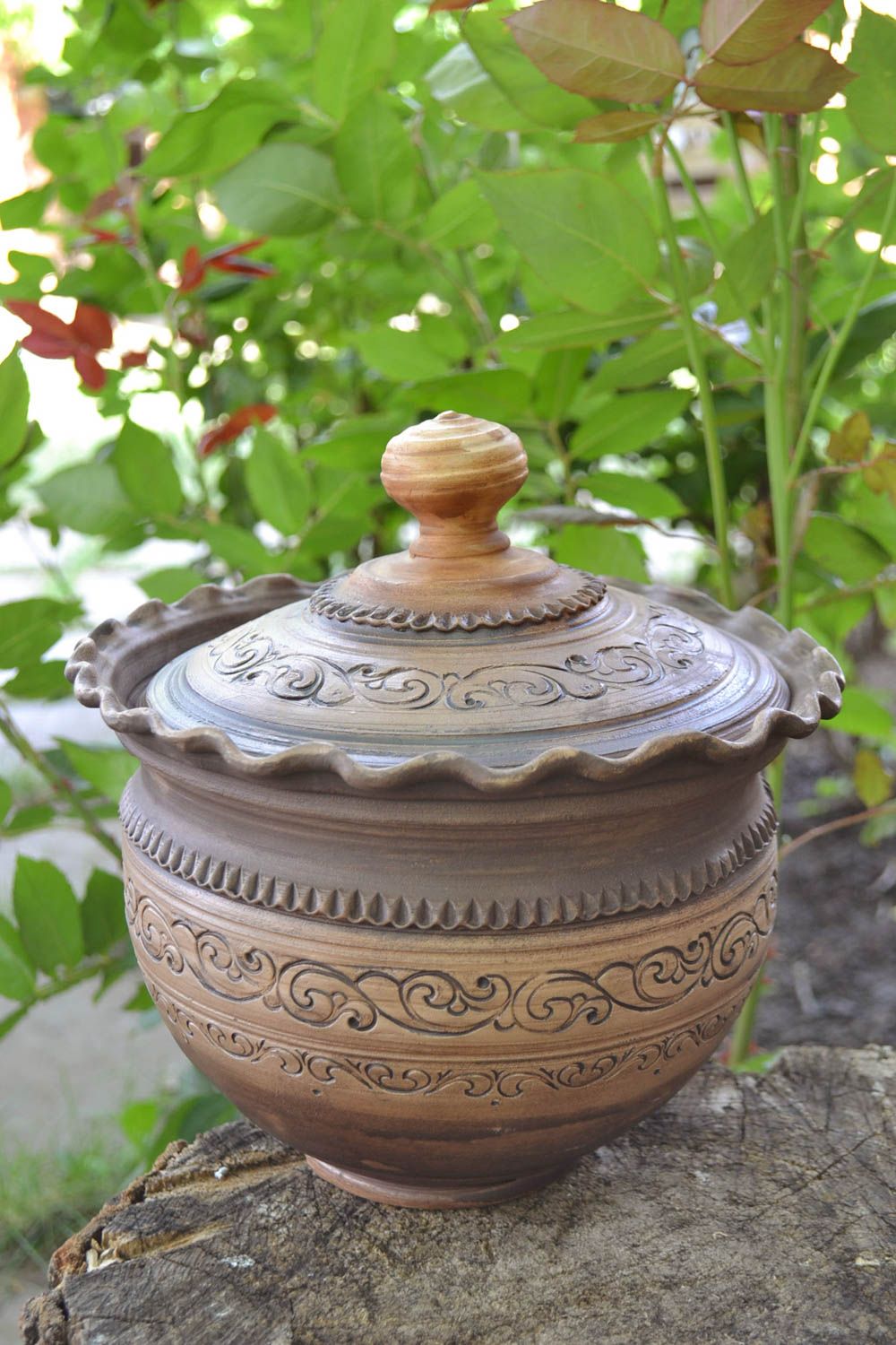 Handmade decorative large ceramic pot with lid ornamented for baking 4 l photo 1